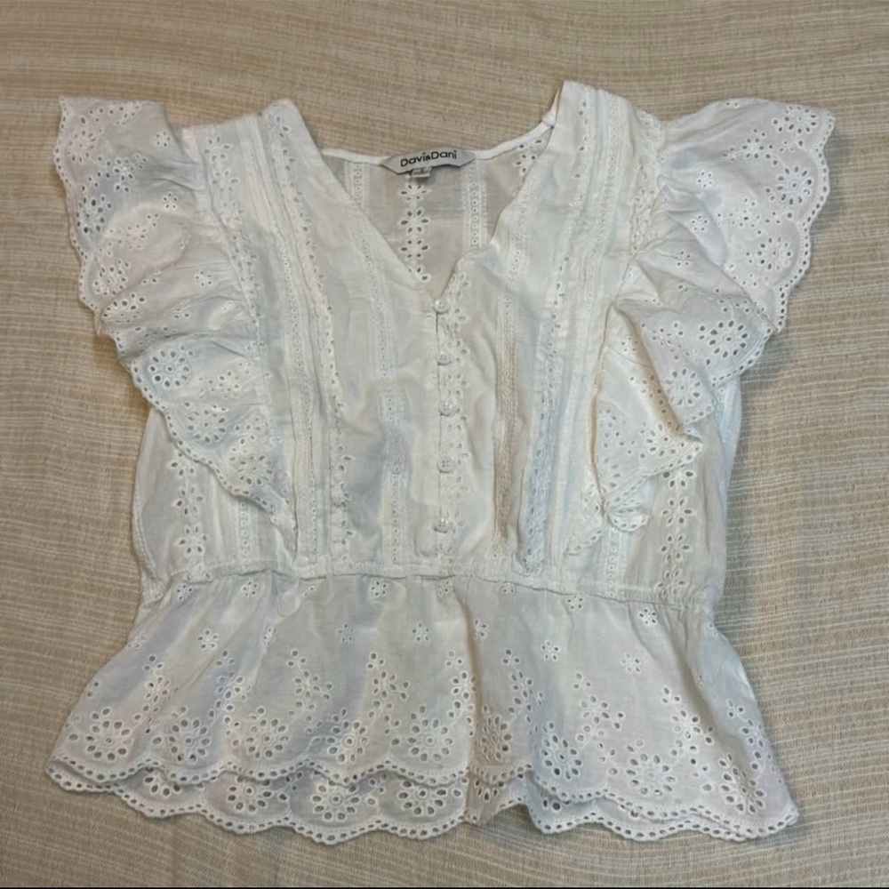 DAVI & DANI White Eyelet Ruffle Blouse